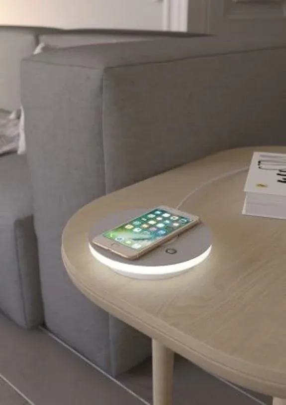 lampe de table à led à intensité variable avec station de recharge qi