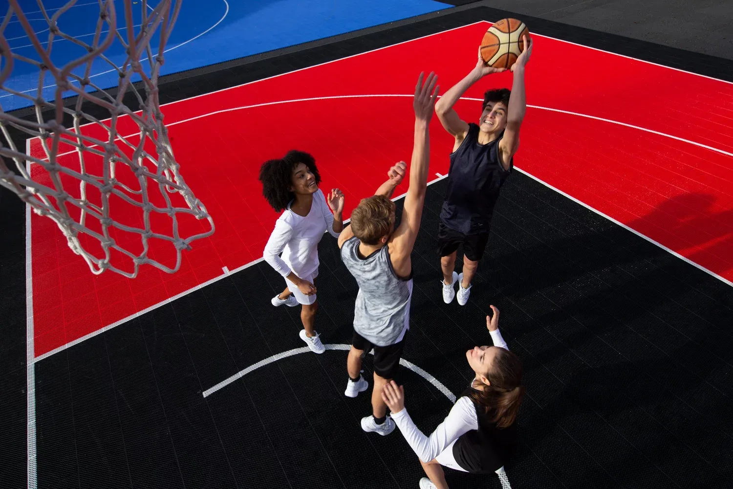 Terrain de basket 3×3 en dalles