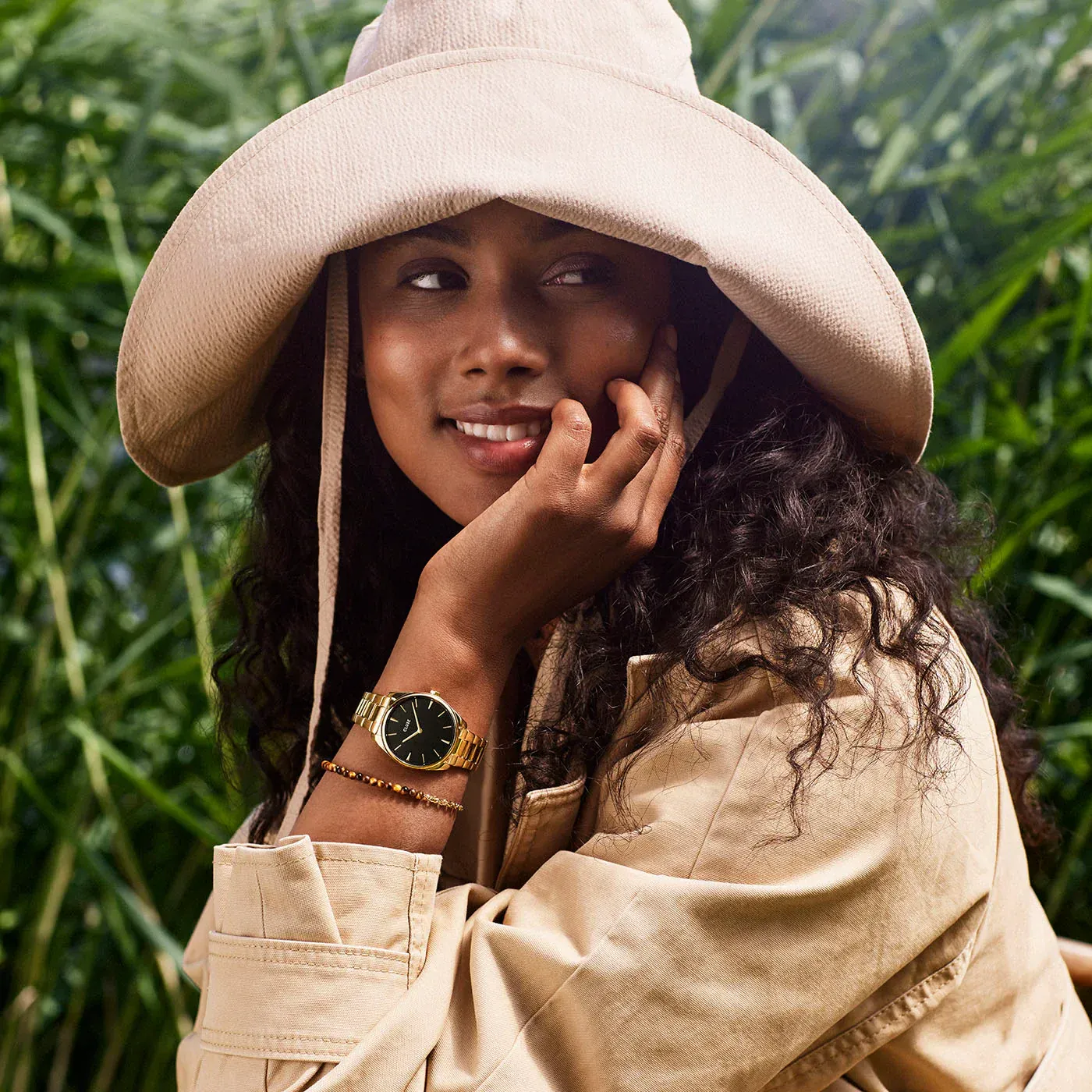 Cluse - Montre La Féroce Petite Steel Dorée Cadran noir – Image 4