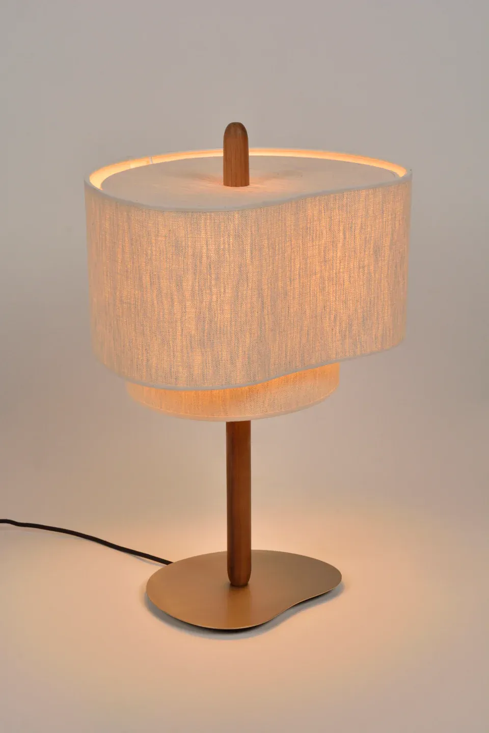 Lampe à poser bois et tissu écru PEBBLE E27