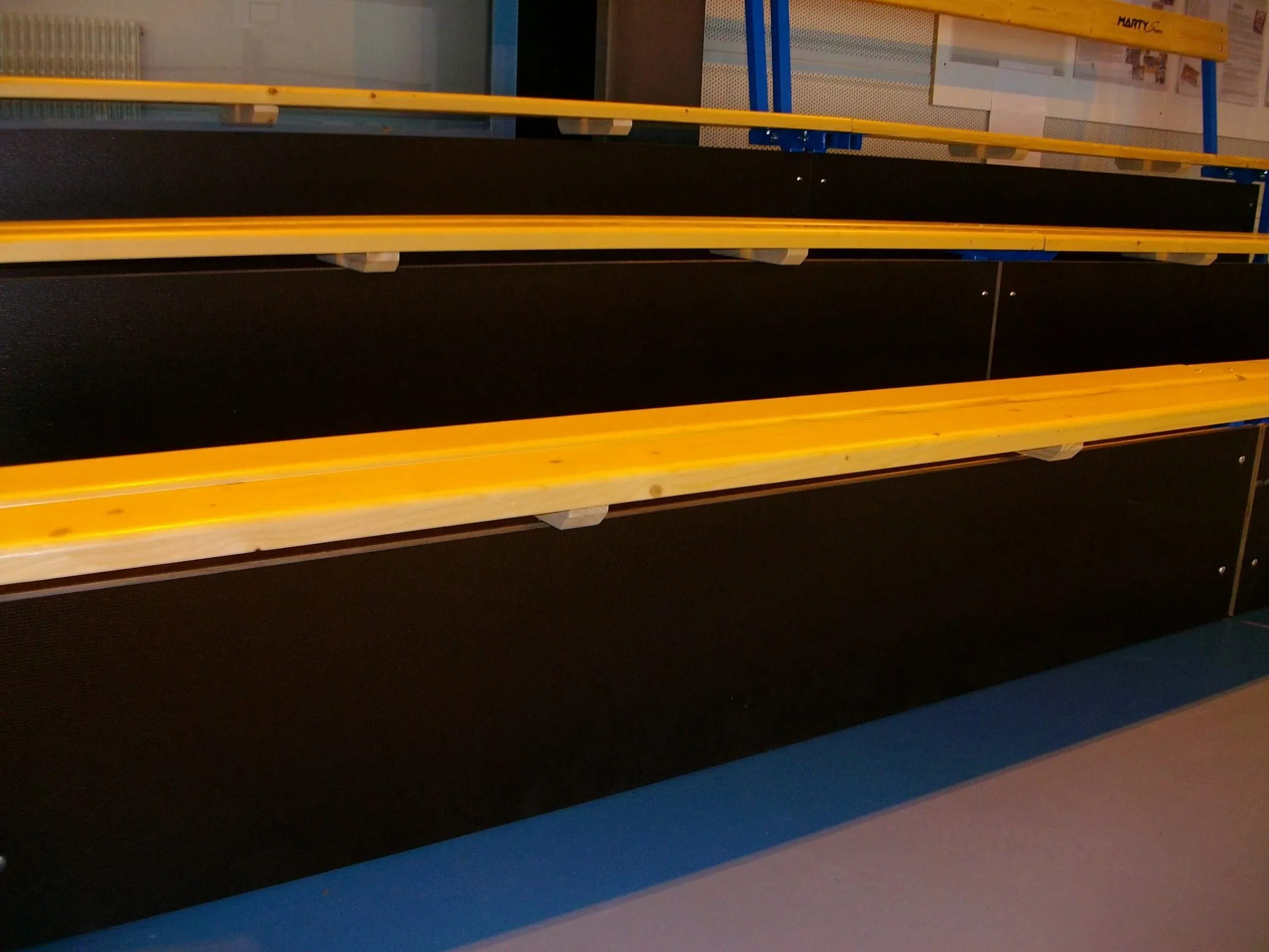 Contremarche tribune 3 rangs – Image 2