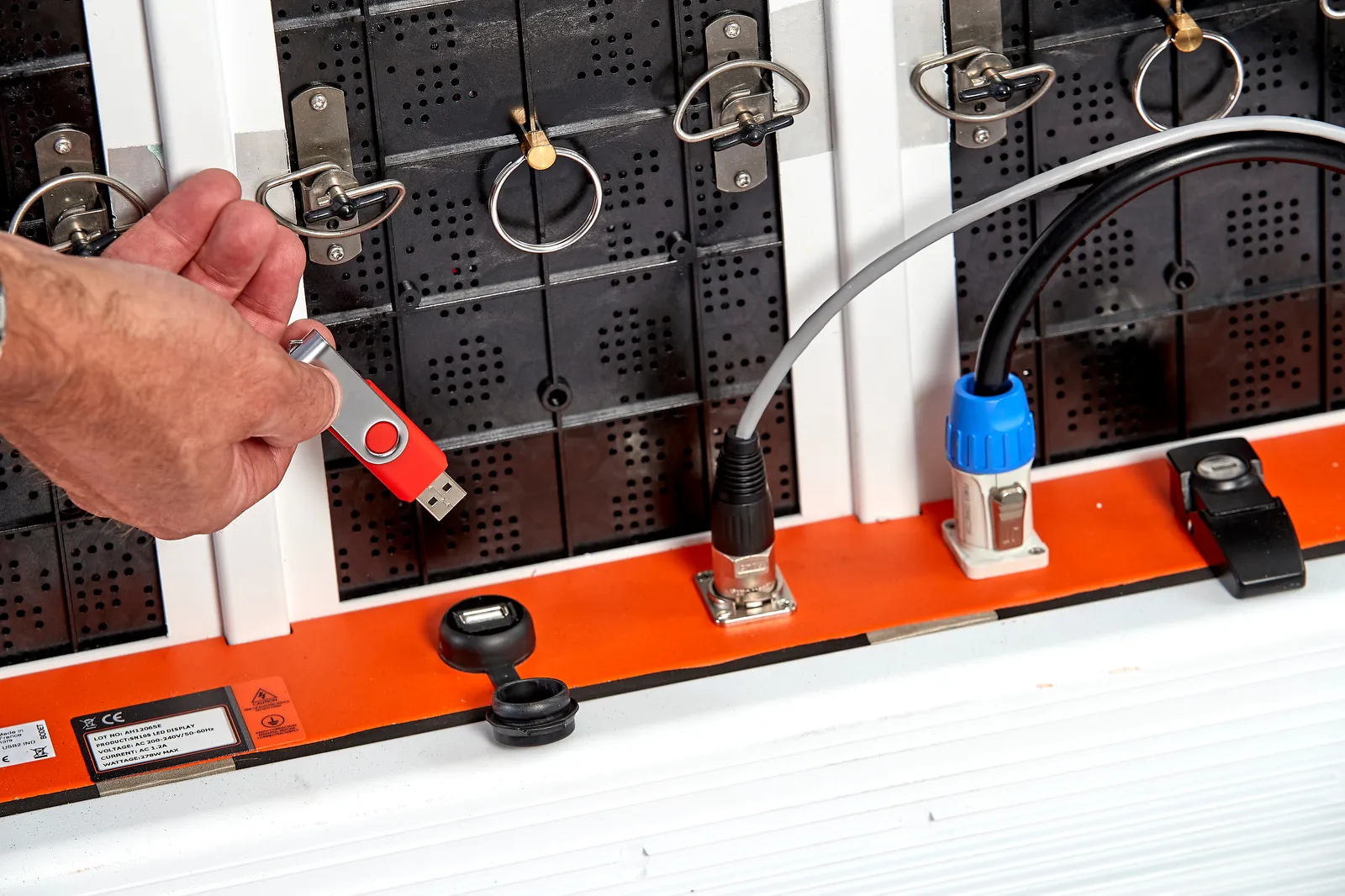 Panneau video 2m40 pour bord de terrain interieur – Image 3